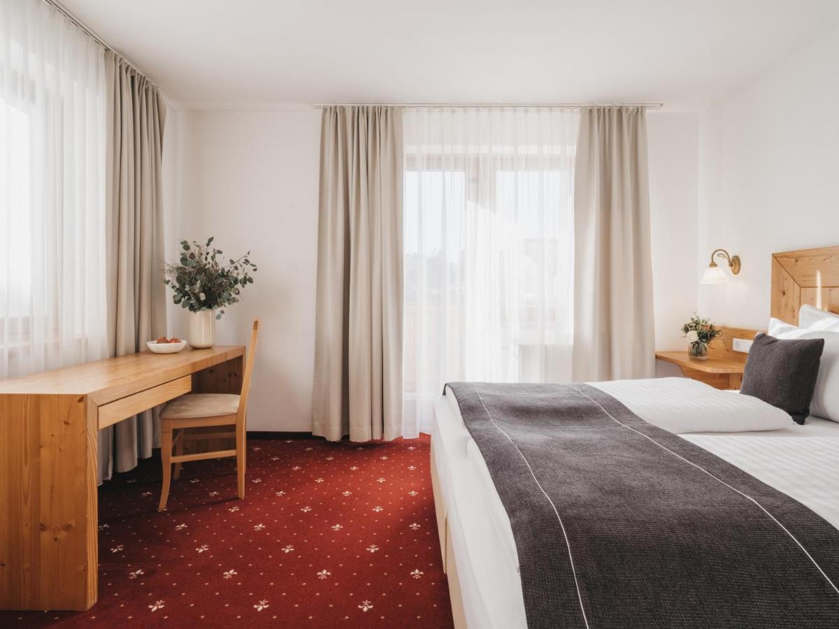 Hotel Vier Jahreszeiten By Vaya Inkl Zell Am See-Kaprun Sommerkarte エクステリア 写真
