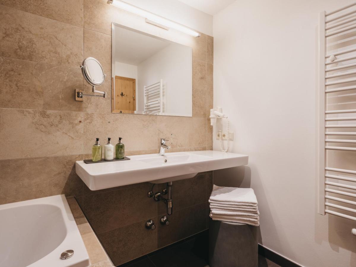 Hotel Vier Jahreszeiten By Vaya Inkl Zell Am See-Kaprun Sommerkarte エクステリア 写真